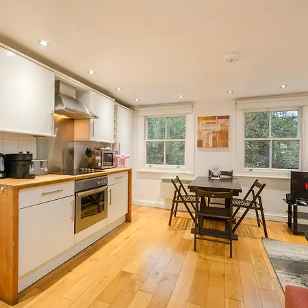 The Play Pen - Holborn - By Frankie Says Apartment London Exterior photo